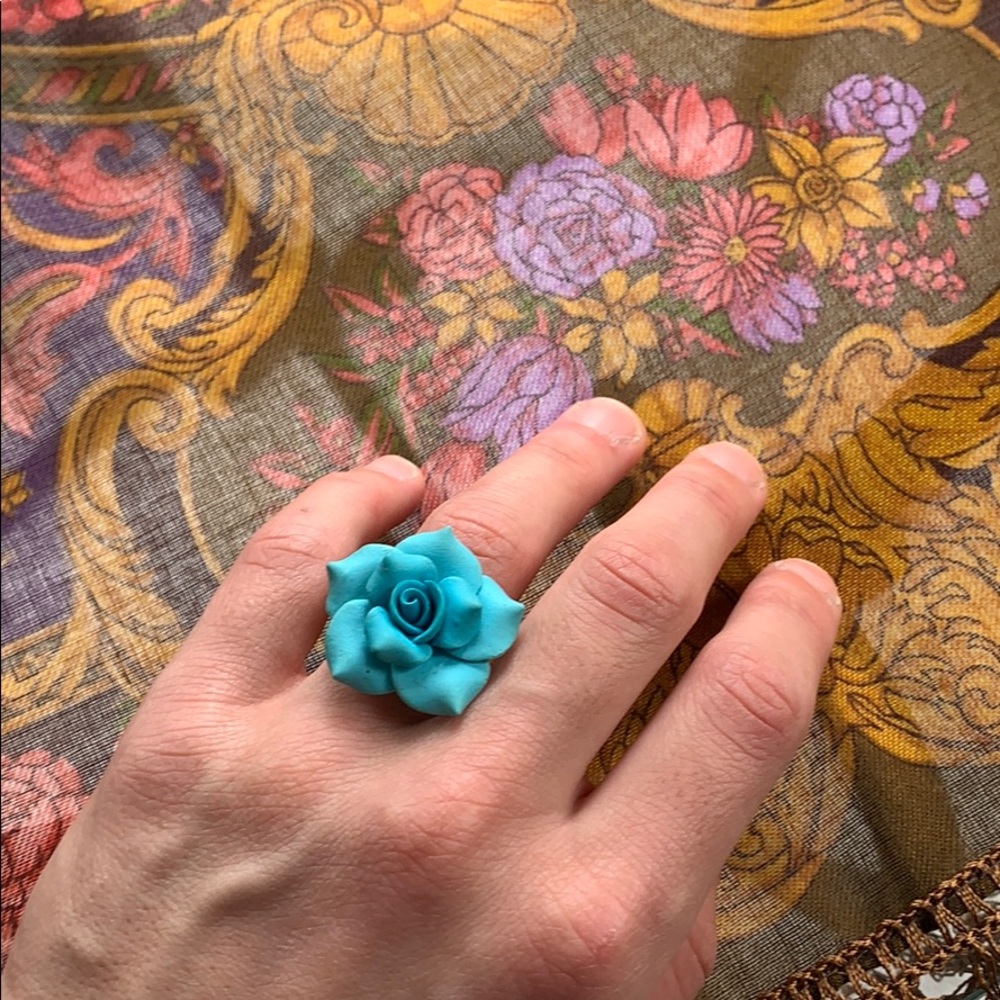 Pretty Blue flower ring
